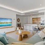 Vivi Homes - Serena Pool, Cinema, Gym & アパート *