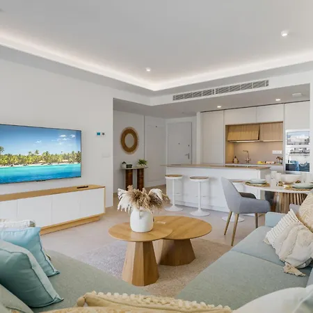 Vivi Homes - Serena Pool, Cinema, Gym & Lejlighed *