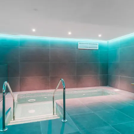 Vivi Homes - Serena Pool, Cinema, Gym & Lejlighed Fuengirola
