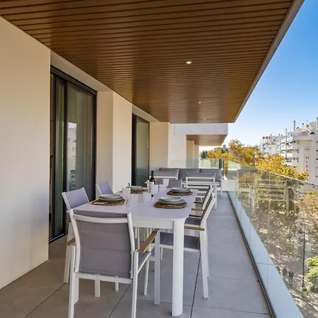 Vivi Homes - Serena Pool, Cinema, Gym & *