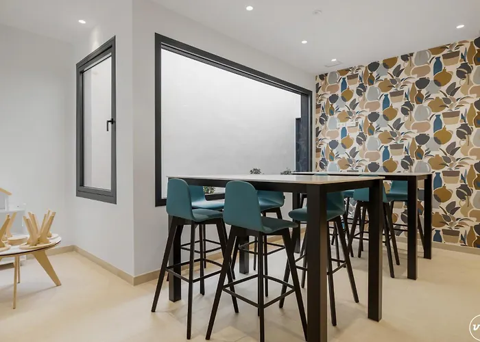 Vivi Homes - Serena Pool, Cinema, Gym &