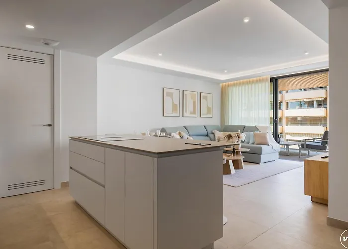 Vivi Homes - Serena Pool, Cinema, Gym & アパート